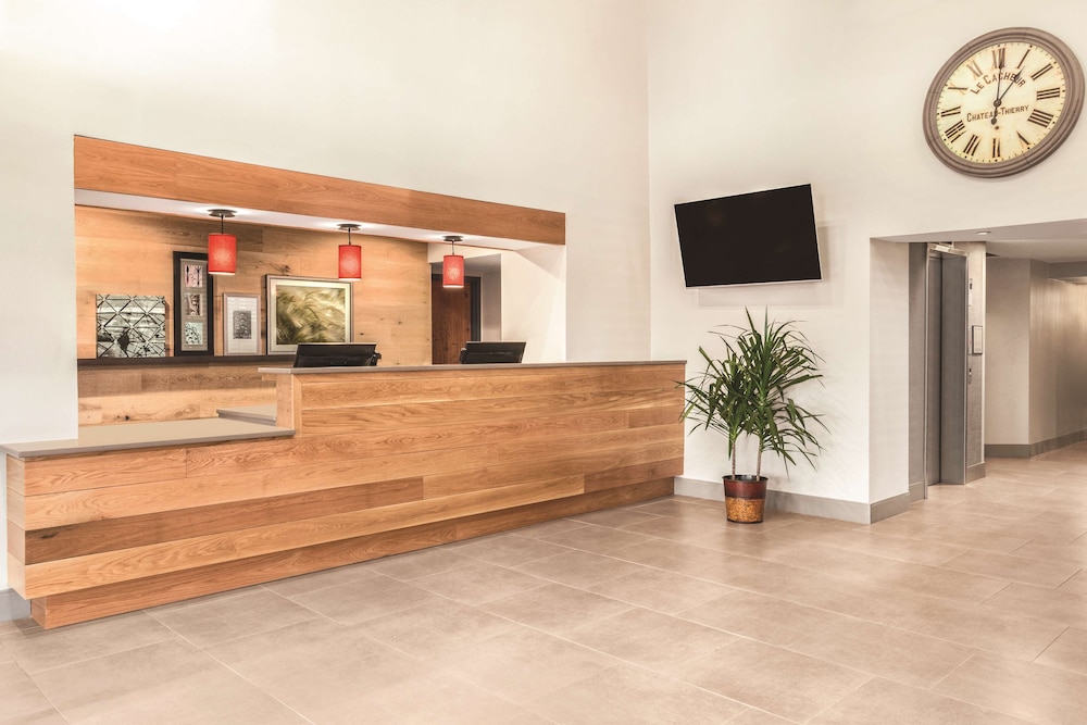 Country Inn & Suites by Radisson, Erie, PA 6/42