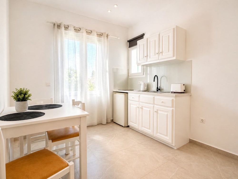 Eleftheria Hotel 8/50
