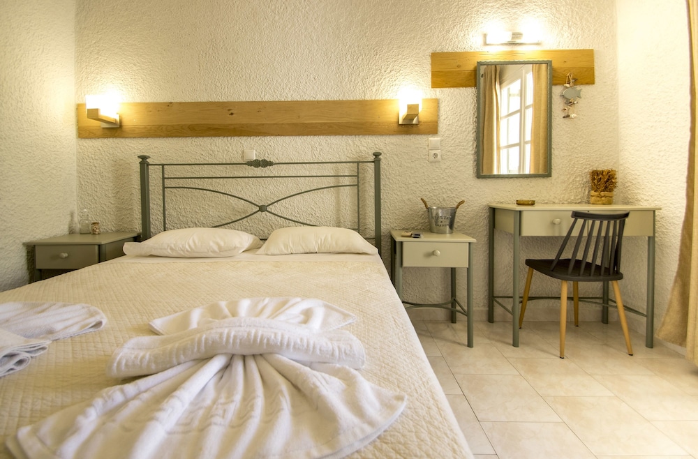 SYROS INN 10/29
