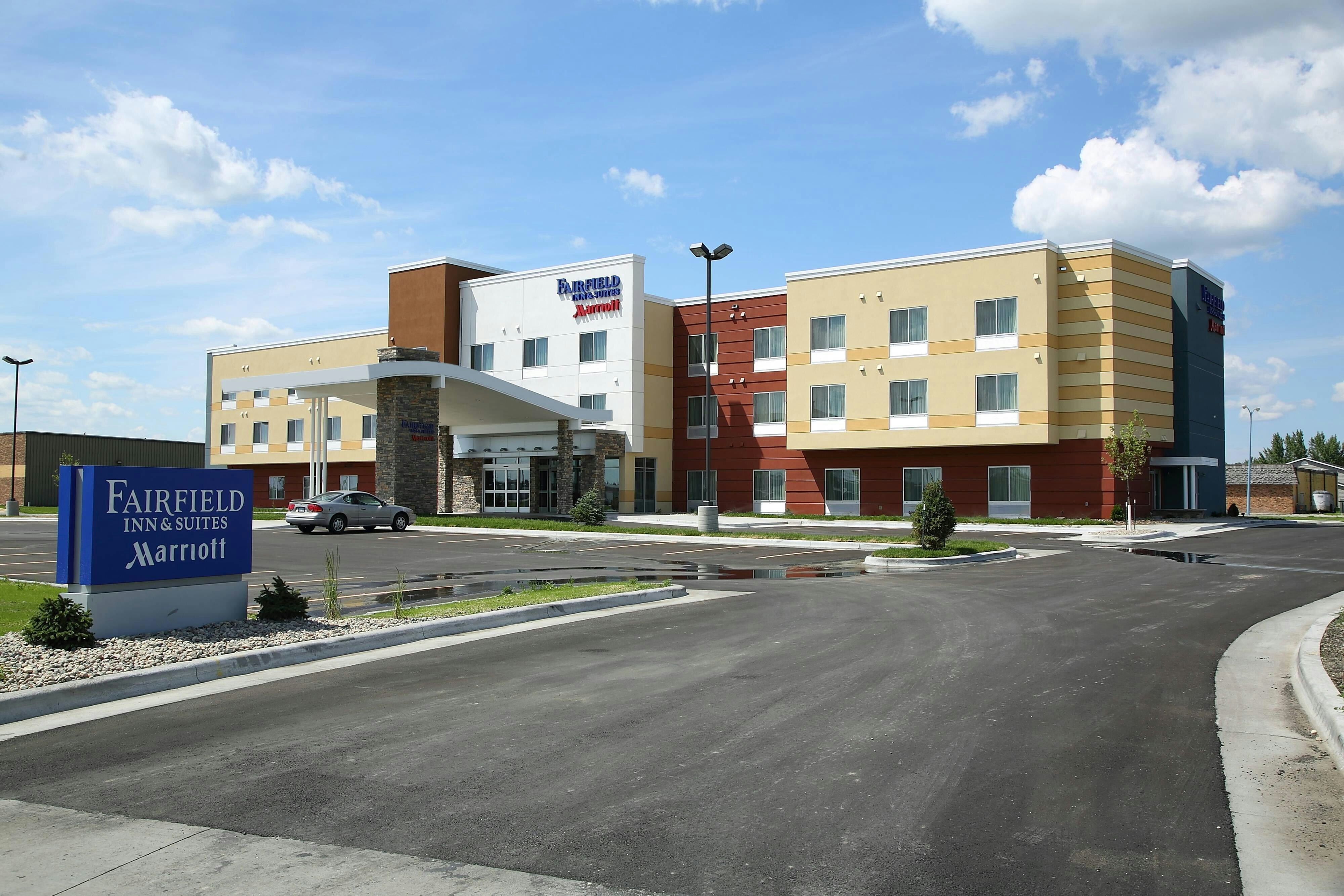 Fairfield Inn Suites East Grand Forks 10/10