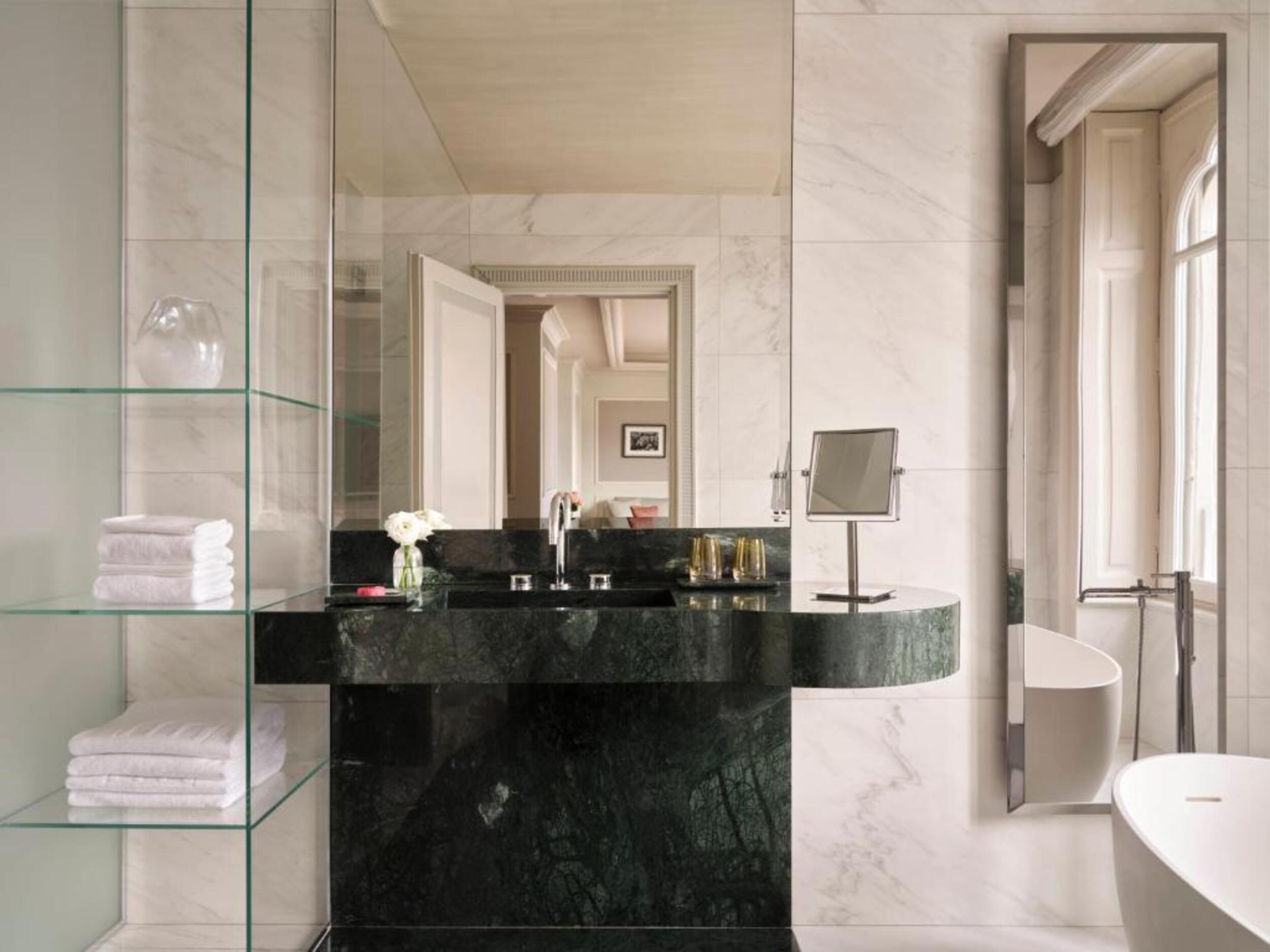 جناح، Palazzo Venezia 4/4