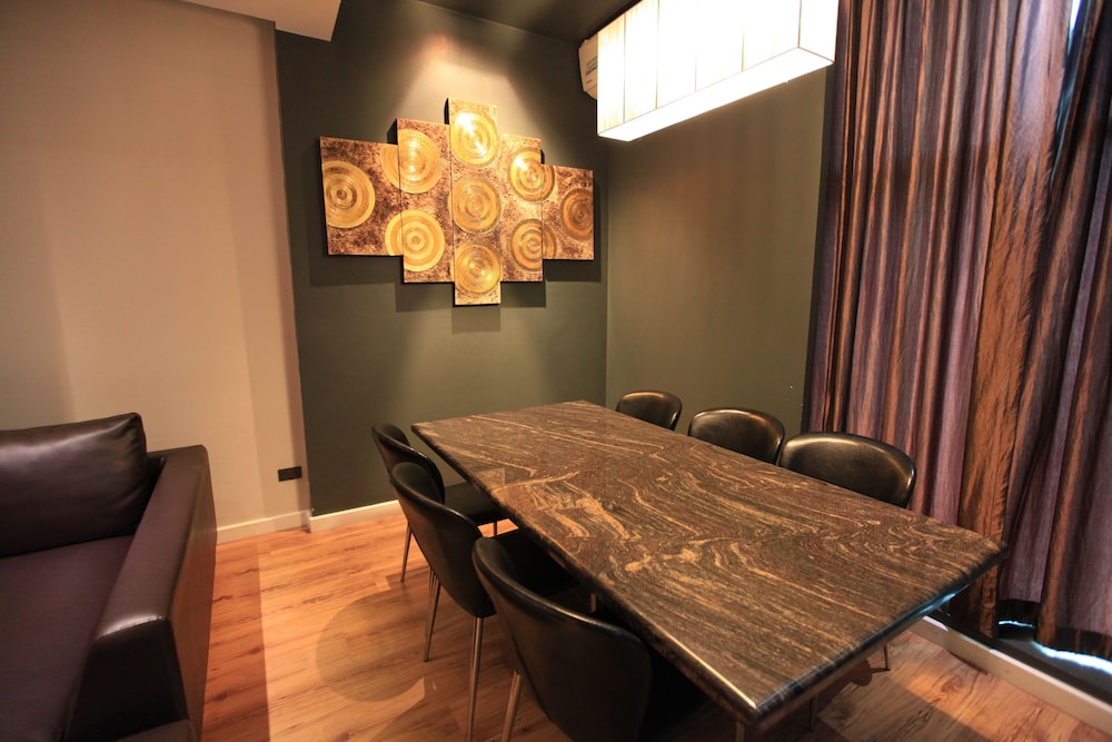 Siam Swana Hotel 34/40