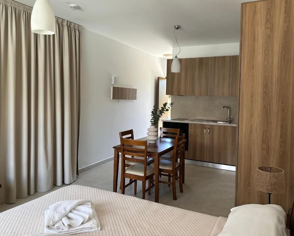 Anna Hotel Apartments 53/69