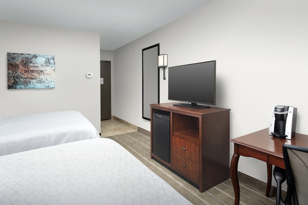Holiday Inn Express Boston North -Woburn 11/50