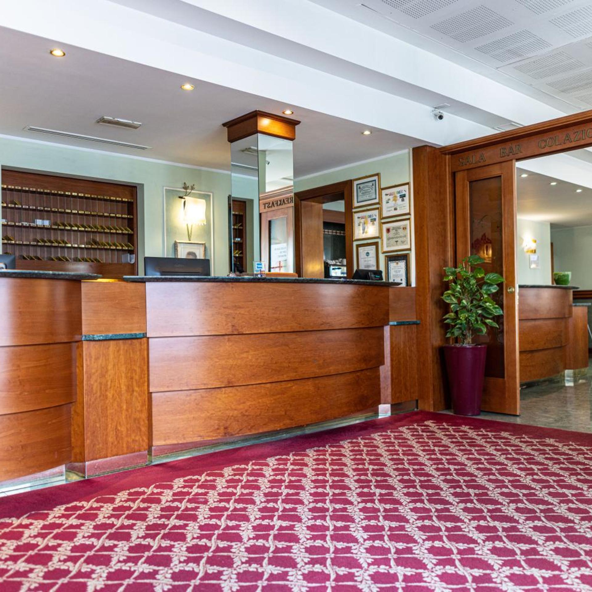 Hotel Mary 8/50