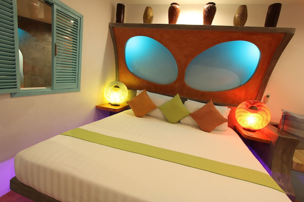 Pandora Lifestyle Hotel 7/32