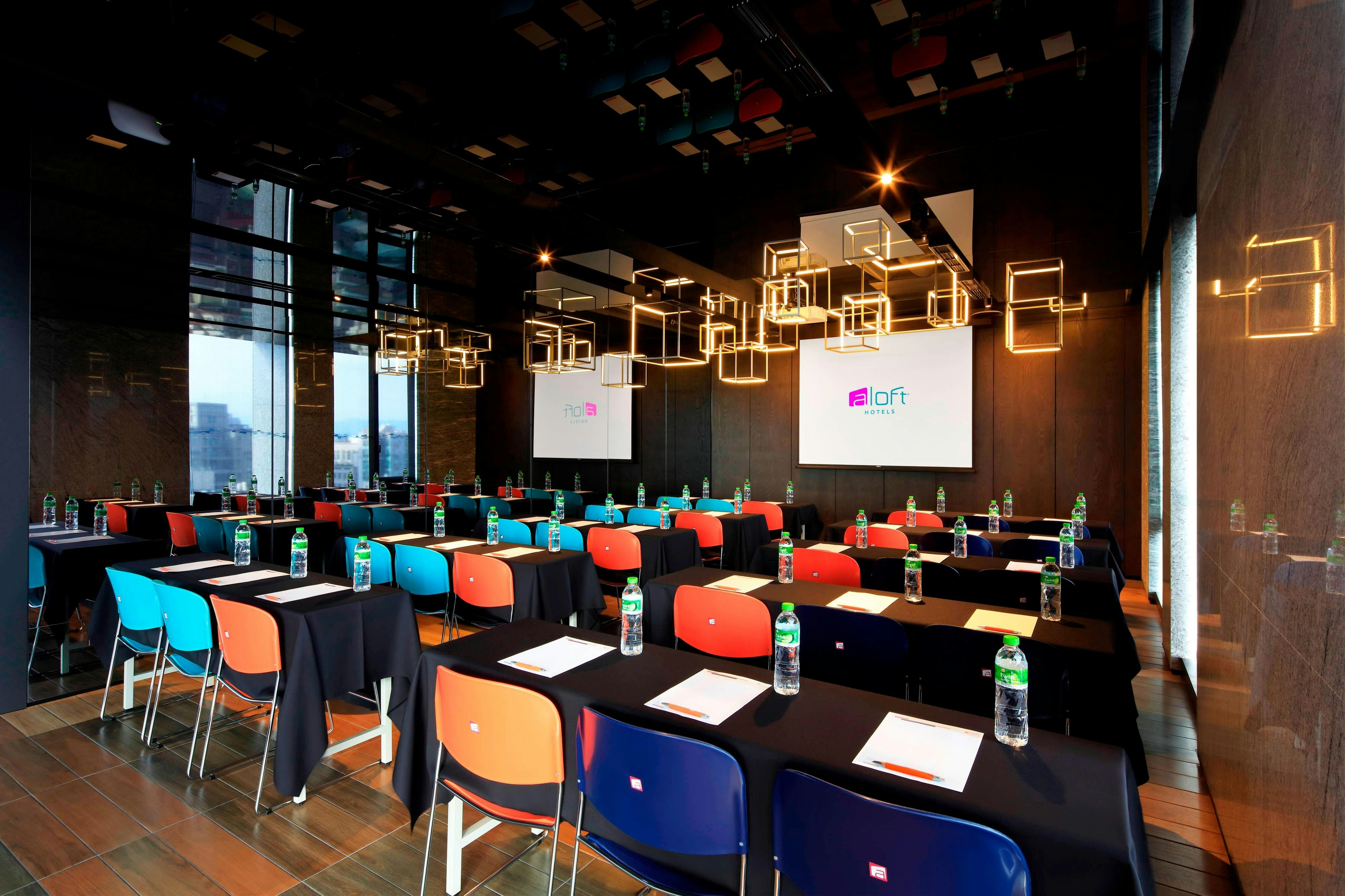 Aloft Taipei Zhongshan Hotel 32/36