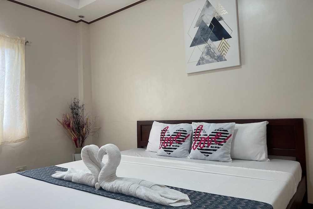 Dinah's Tourist Inn Puerto Princesa by ZUZU 31/63