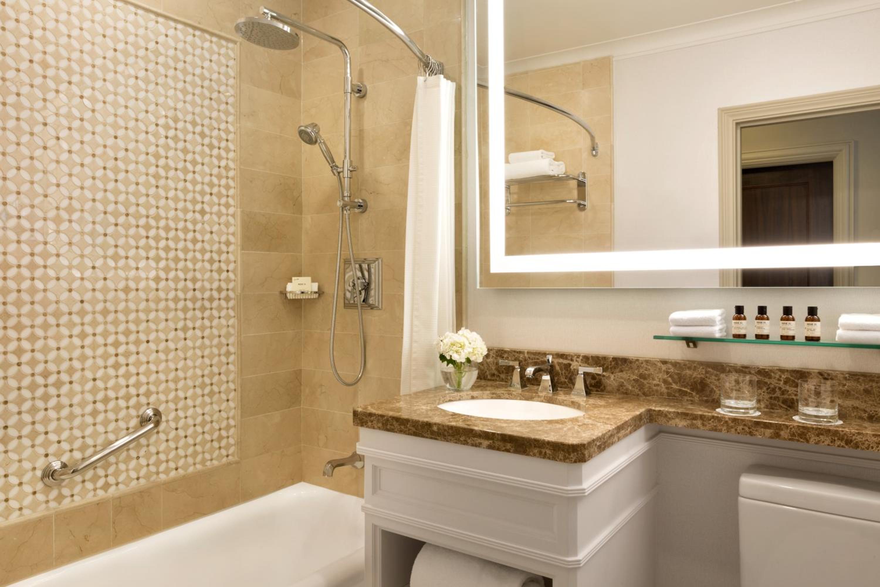 Fairmont, King Bed, 2 Queen Beds، Fairmont Hotel Vancouver 4/5
