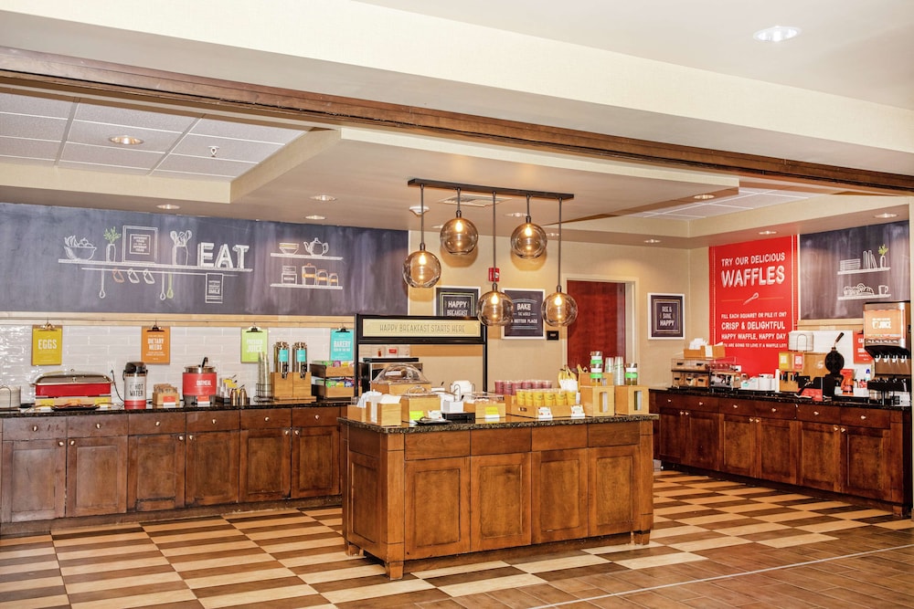 Hampton Inn Winfield 37/48