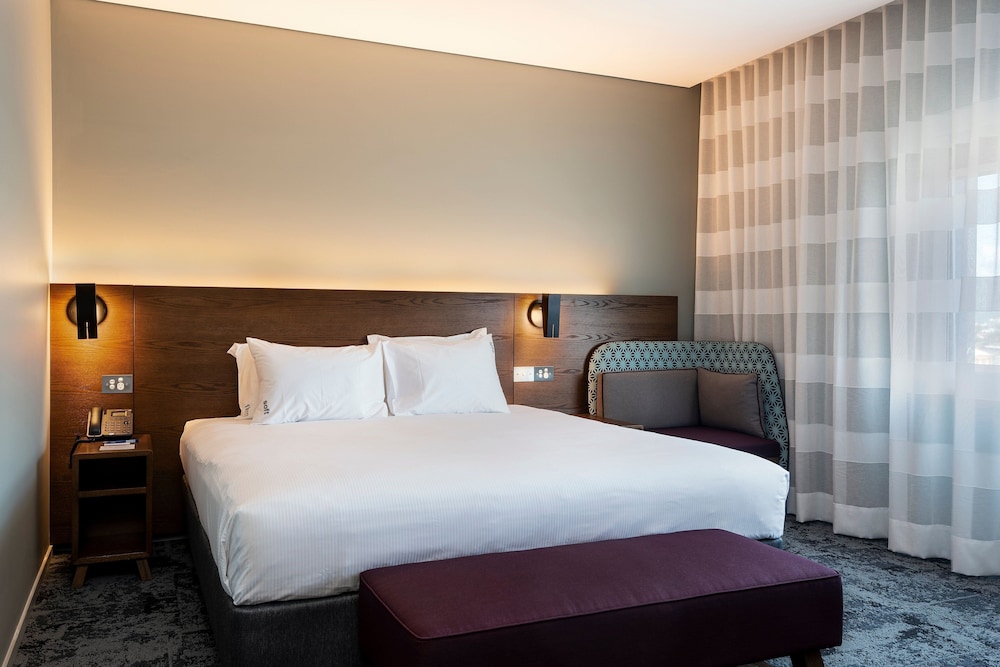 HOLIDAY INN EXPRESS NEWCASTLE 14/63