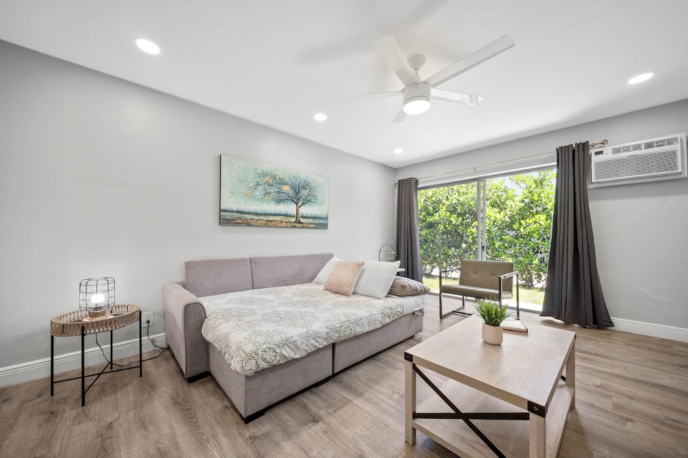 Bayview Regency Apartments By Lowkl 19/50