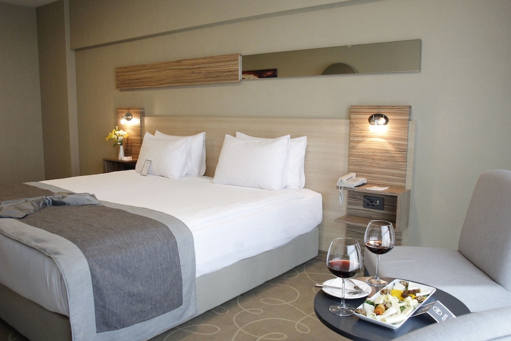 Greymark Hotel 11/57