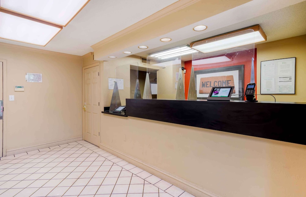 Extended Stay America - Atlanta - Cumberland Mall 2/50