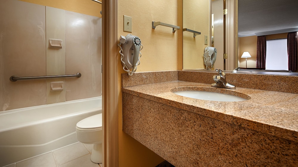 BEST WESTERN BRYSON INN 13/23