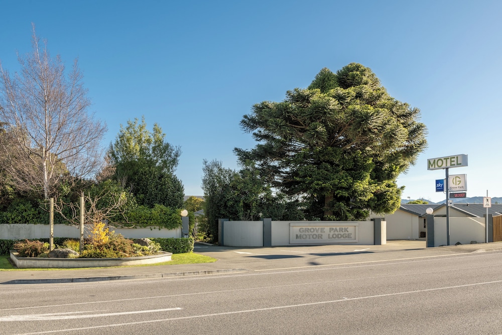 Grove Park Motor Lodge 63/74