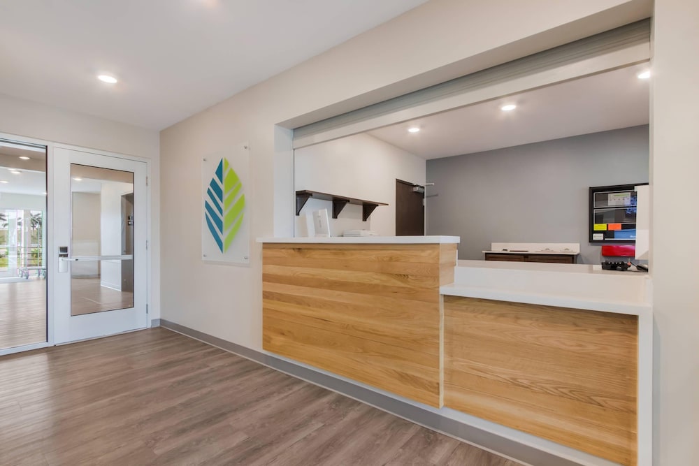 WoodSpring Suites Tamarac 4/50
