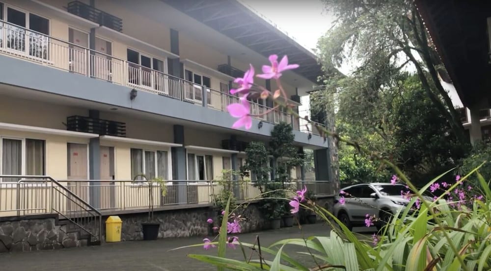 Front One Resort Indraloka 3/50