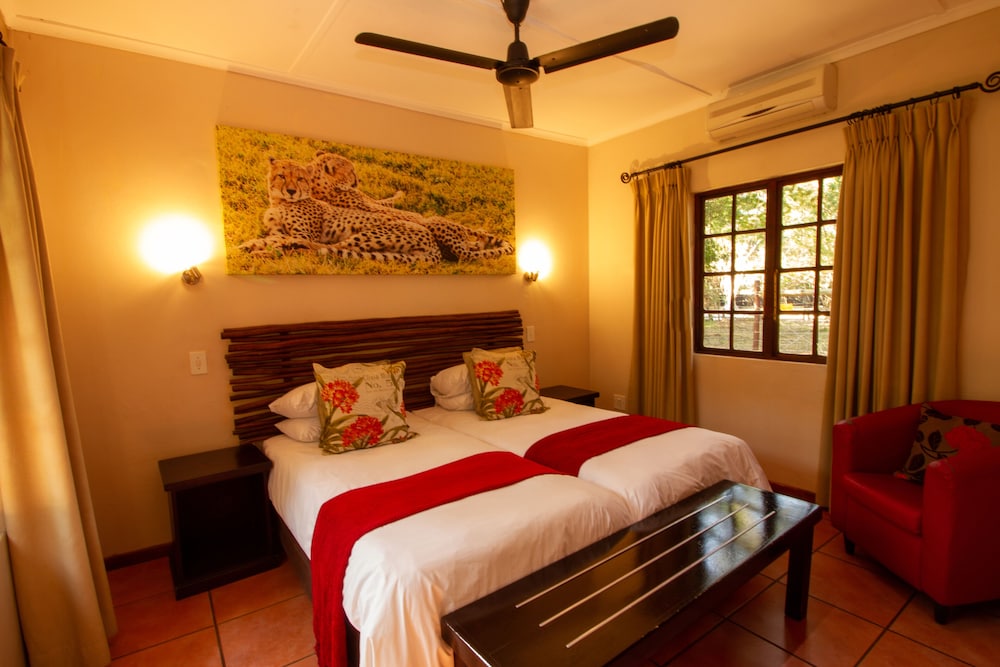 Emdoneni Lodge with Animal Care and Rehab Centre 14/66