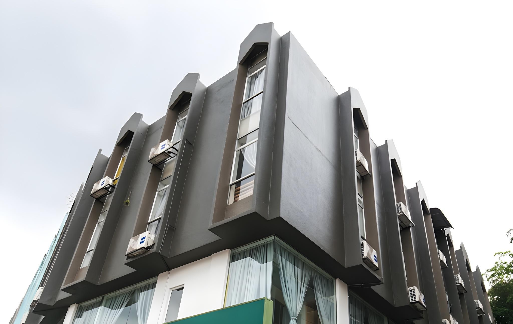Upstairs Downstairs Coliving Kampung Pandan 1/17