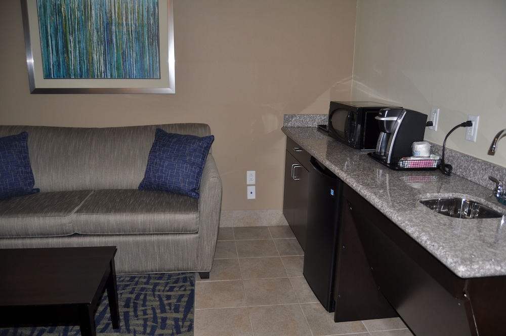 Holiday Inn Express And Suites Lebanon 33/40