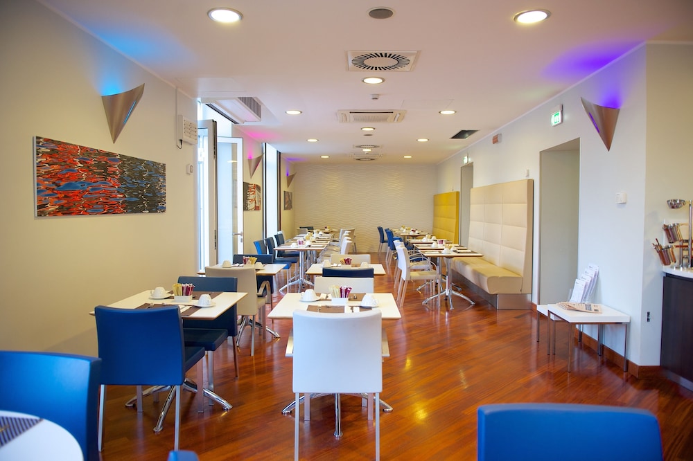 Mercure Napoli Centro Angioino 38/47