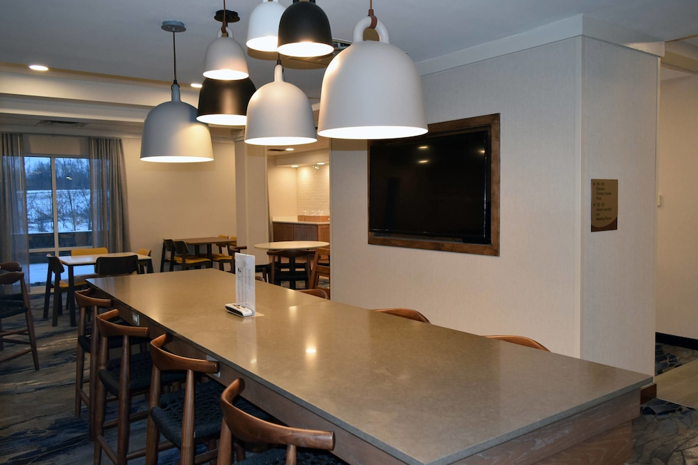 Fairfield Inn And Suites By Marriott Youngstown 34/35