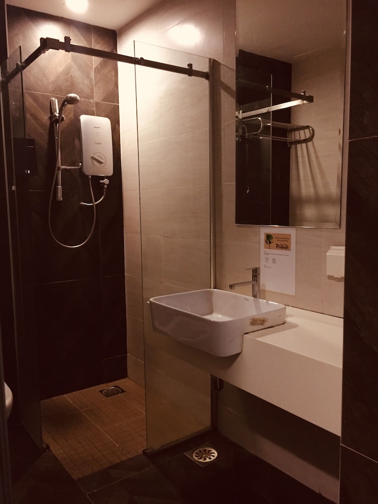 KINO HOTEL 48/51