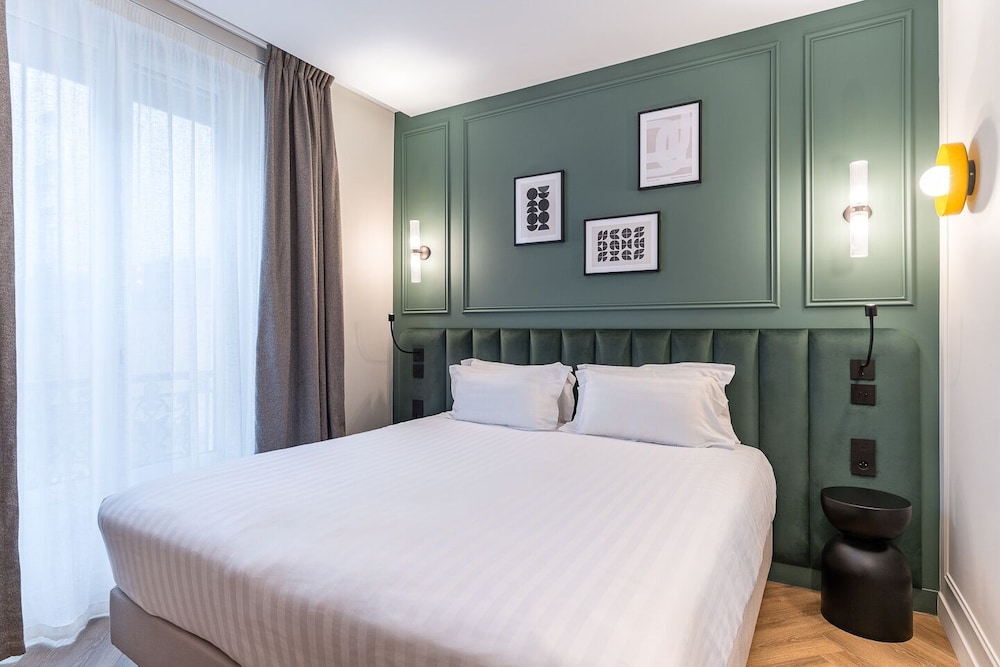 Hotel Elysee Secret Paris 20/60