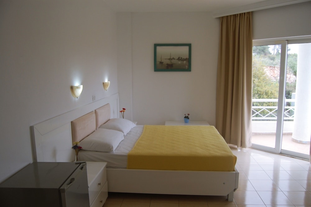 Hotel Saranda 59/79
