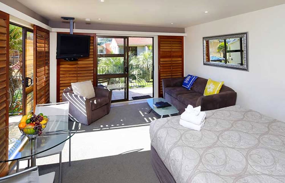 ONETANGI BEACH APARTMENTS 20/69