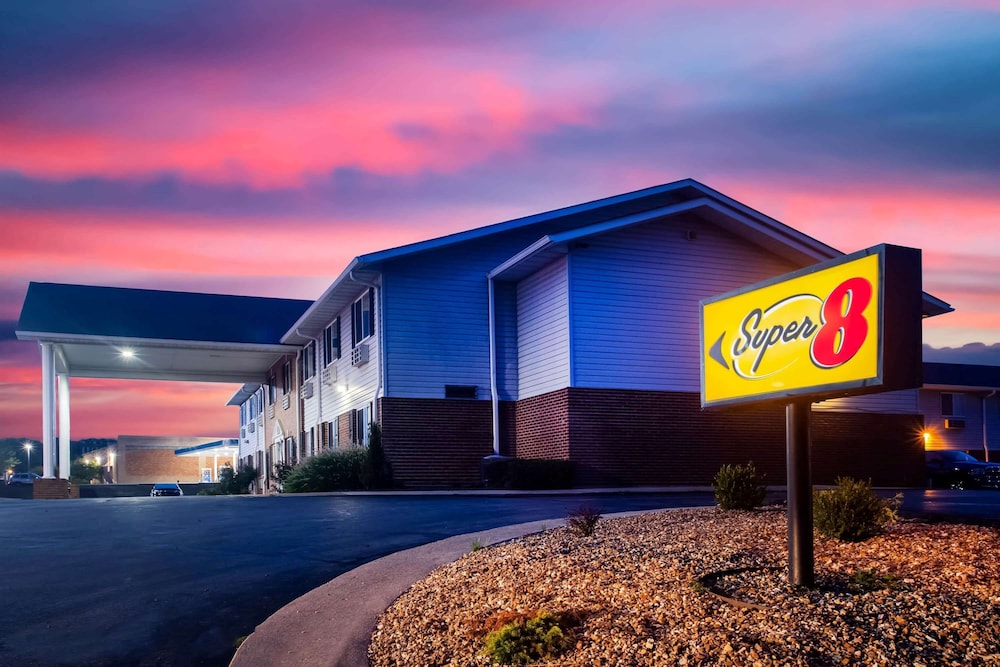 Super 8 by Wyndham Washington 1/32