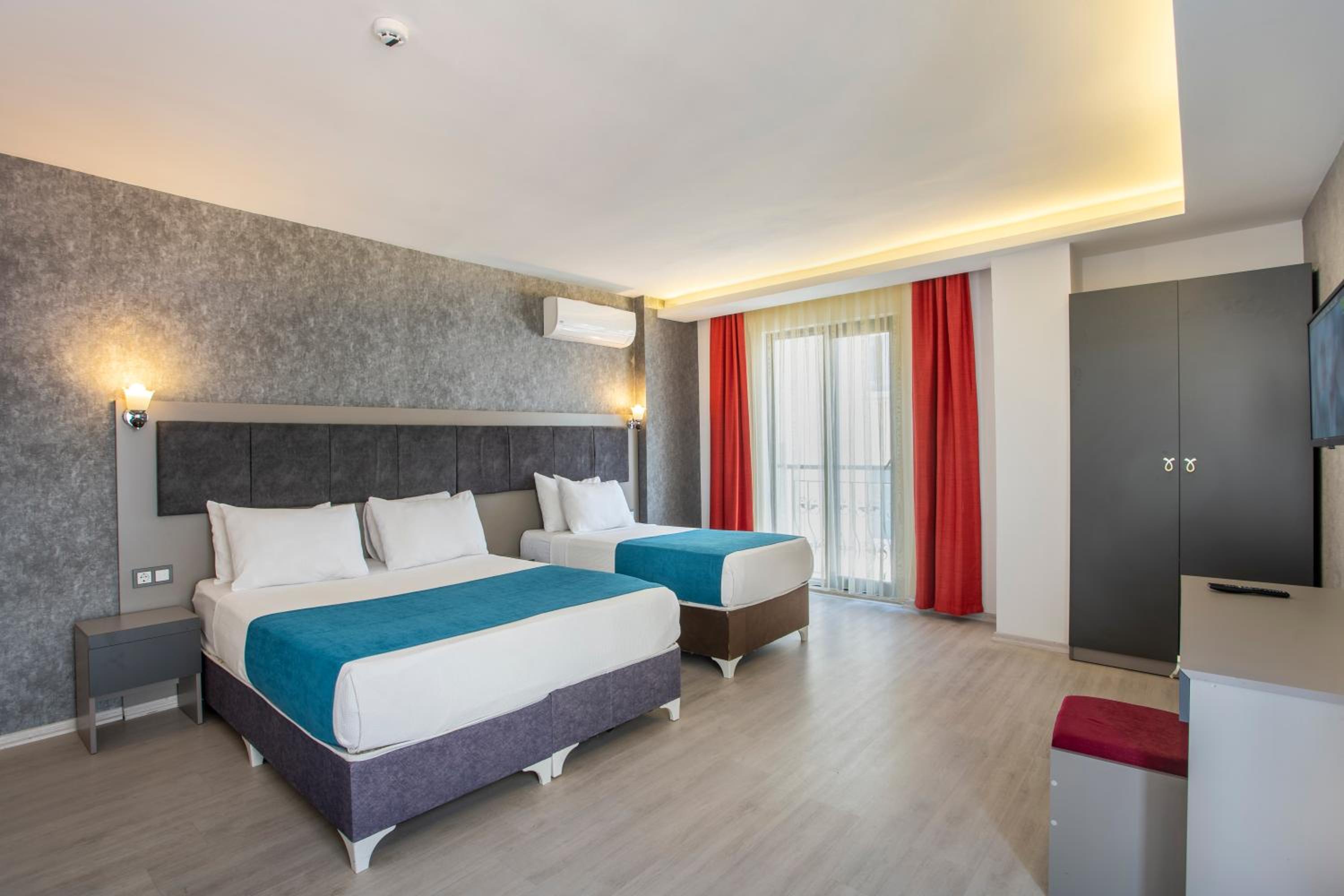 Deluxe, Triple, 3 Beds