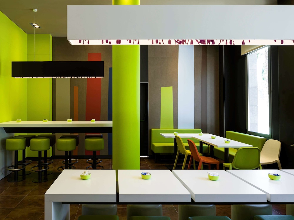Ibis Budget Sevilla Aeropuerto 30/35