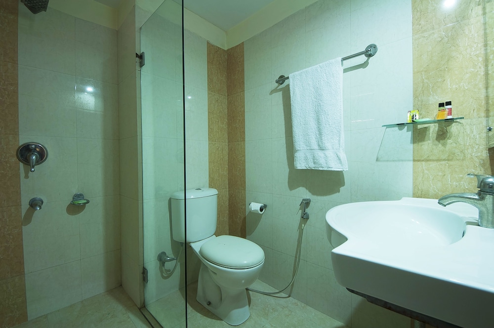 Hotel Rama Inn 18/20