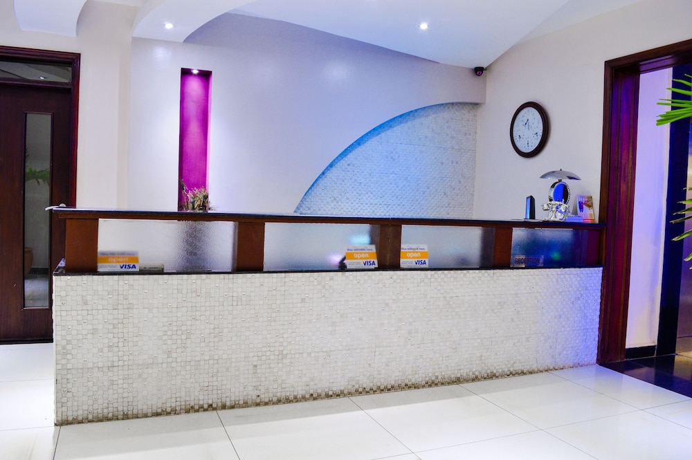 Jewelstone Hotel 11/69