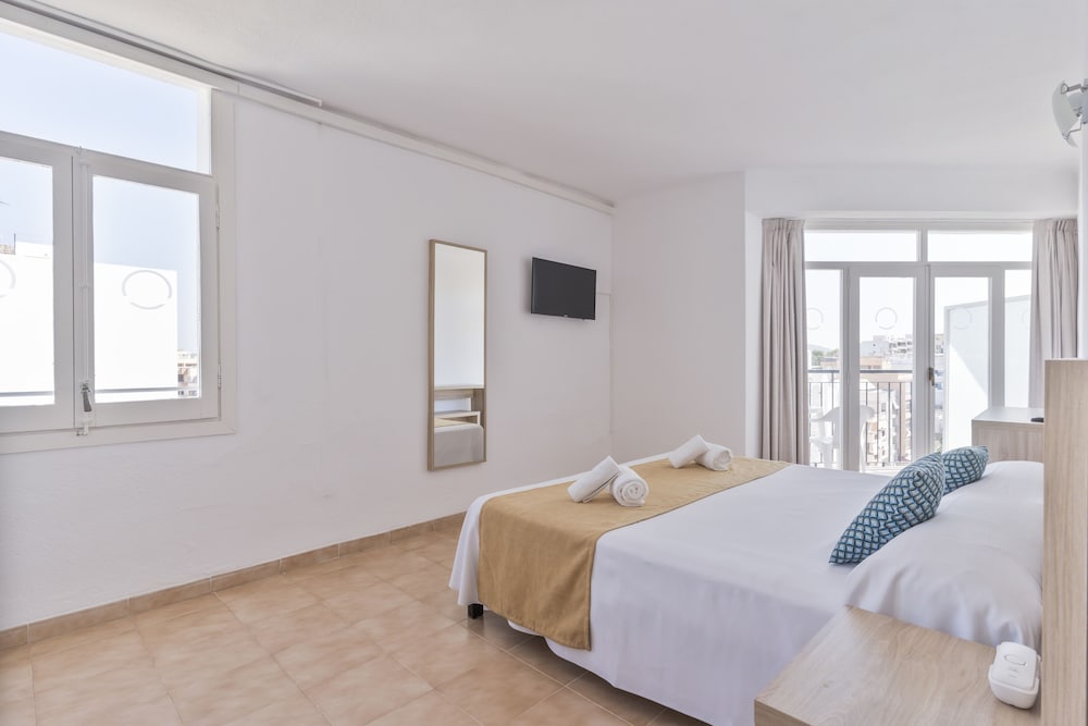 Suncoast Ibiza Hotel - Adults Only 16/77