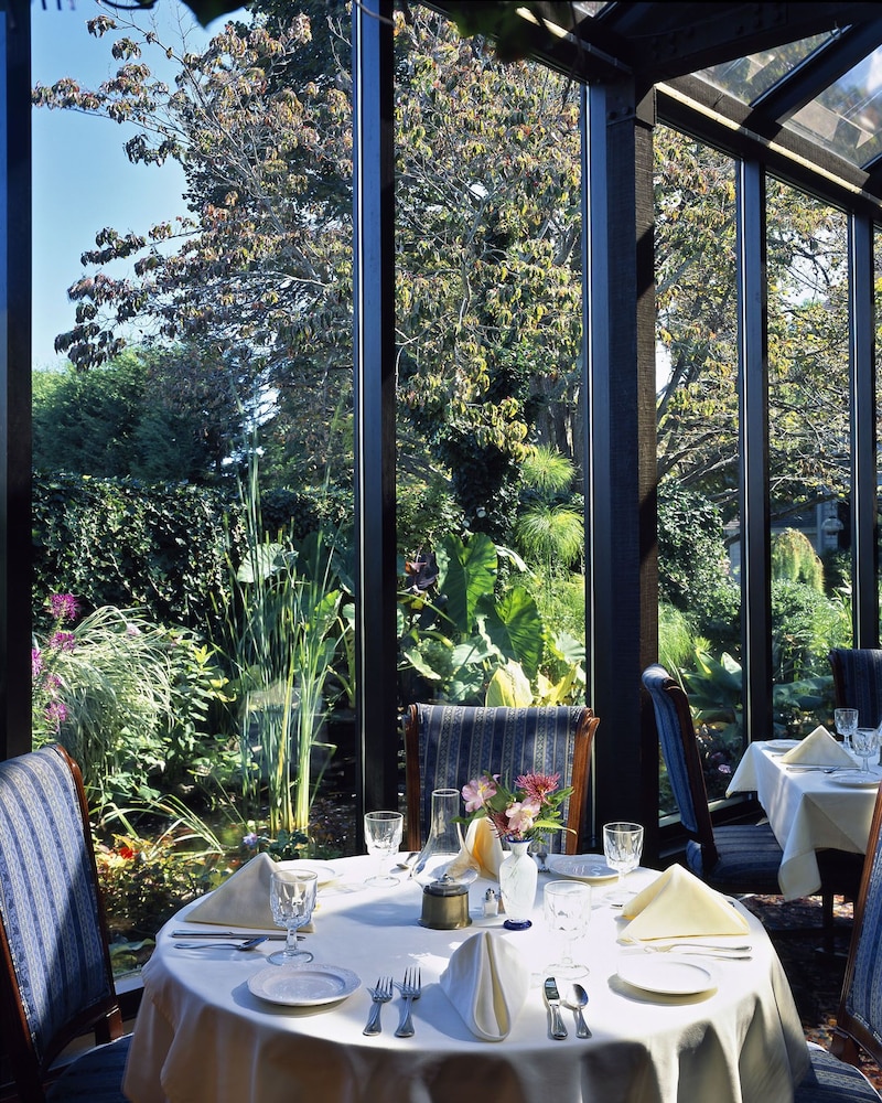 Danl Webster Inn Spa 54/63