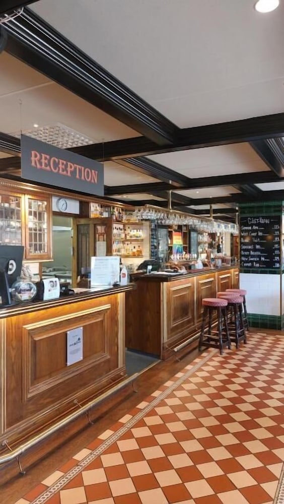 Hotel Bishops Arms Mora 8/44
