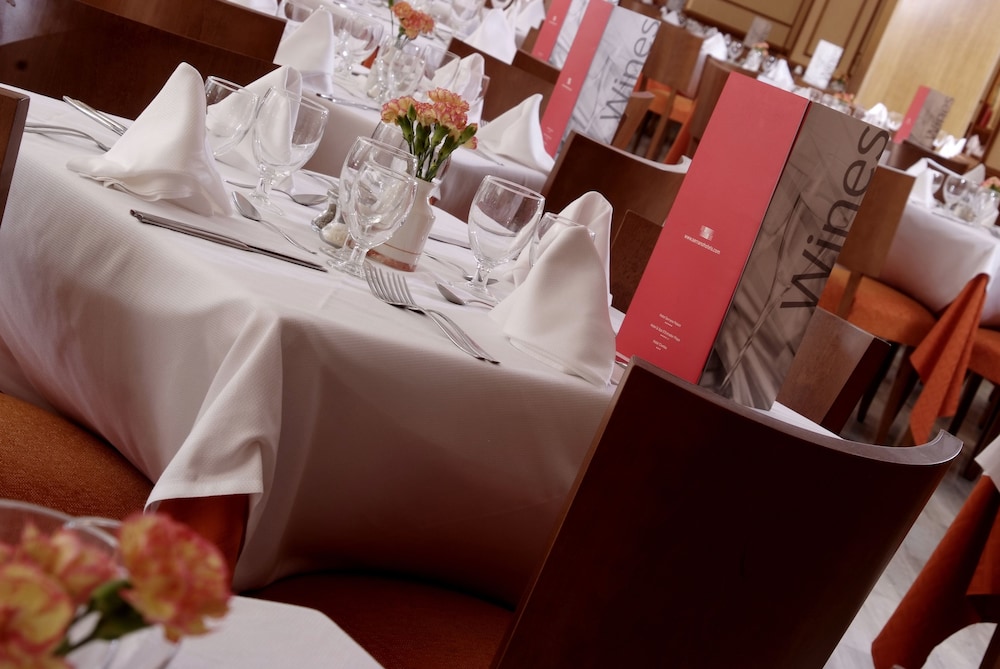 Clumba Hotel 36/50