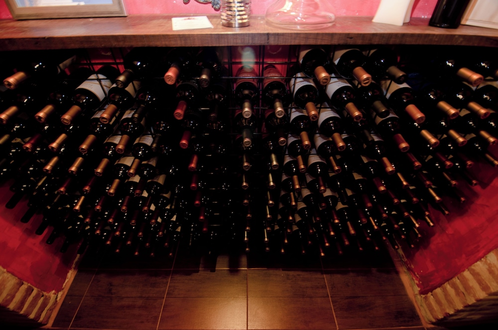 Miravida Soho and Wine Bar 62/87