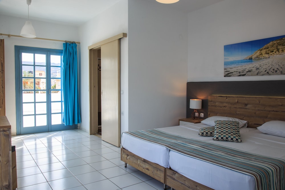 Almare Beach Hotel 11/50
