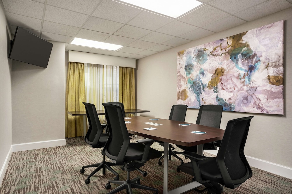 Homewood Suites by Hilton Phoenix Chandler 34/39