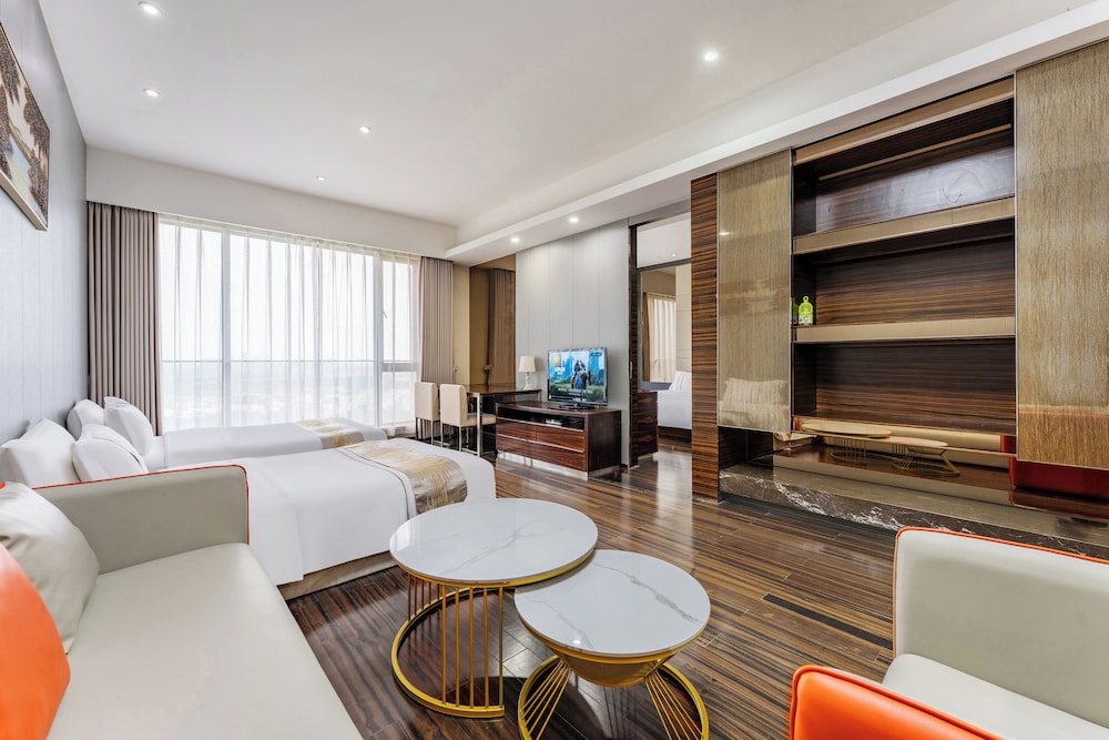 Yicheng Apartment Poly World Center 42/59