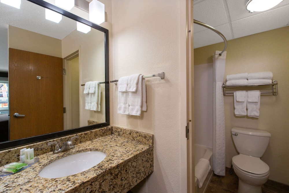 Americinn By Wyndham Apple Valley 10/41