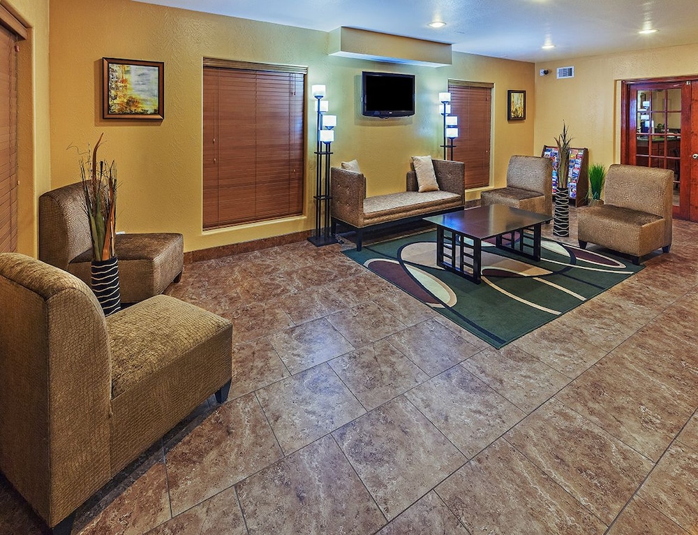 Texas Inn & Suites Raymondville 33/55