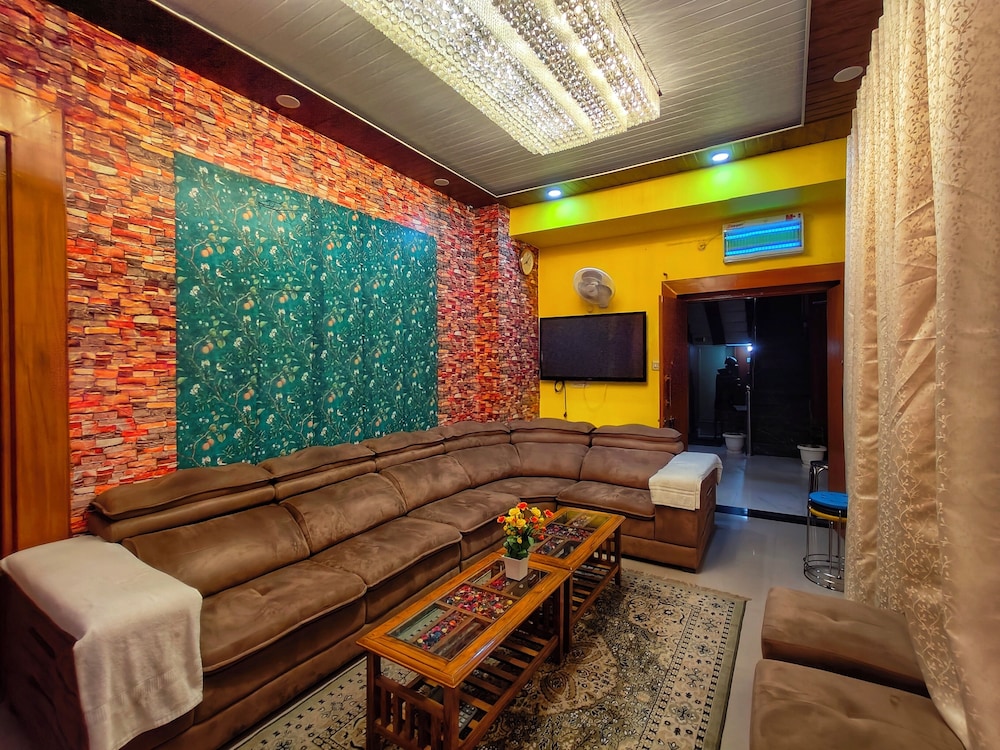 Hotel Yash Residency 32/35