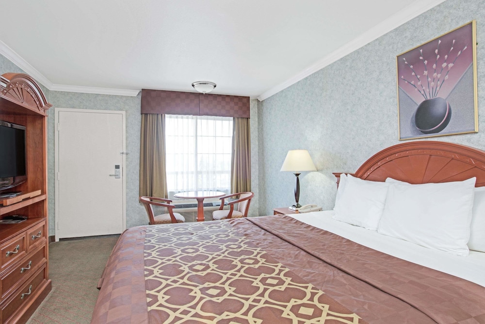 Days Inn By Wyndham Los Angeles Lax Redondo Manhattan Beach 23/56