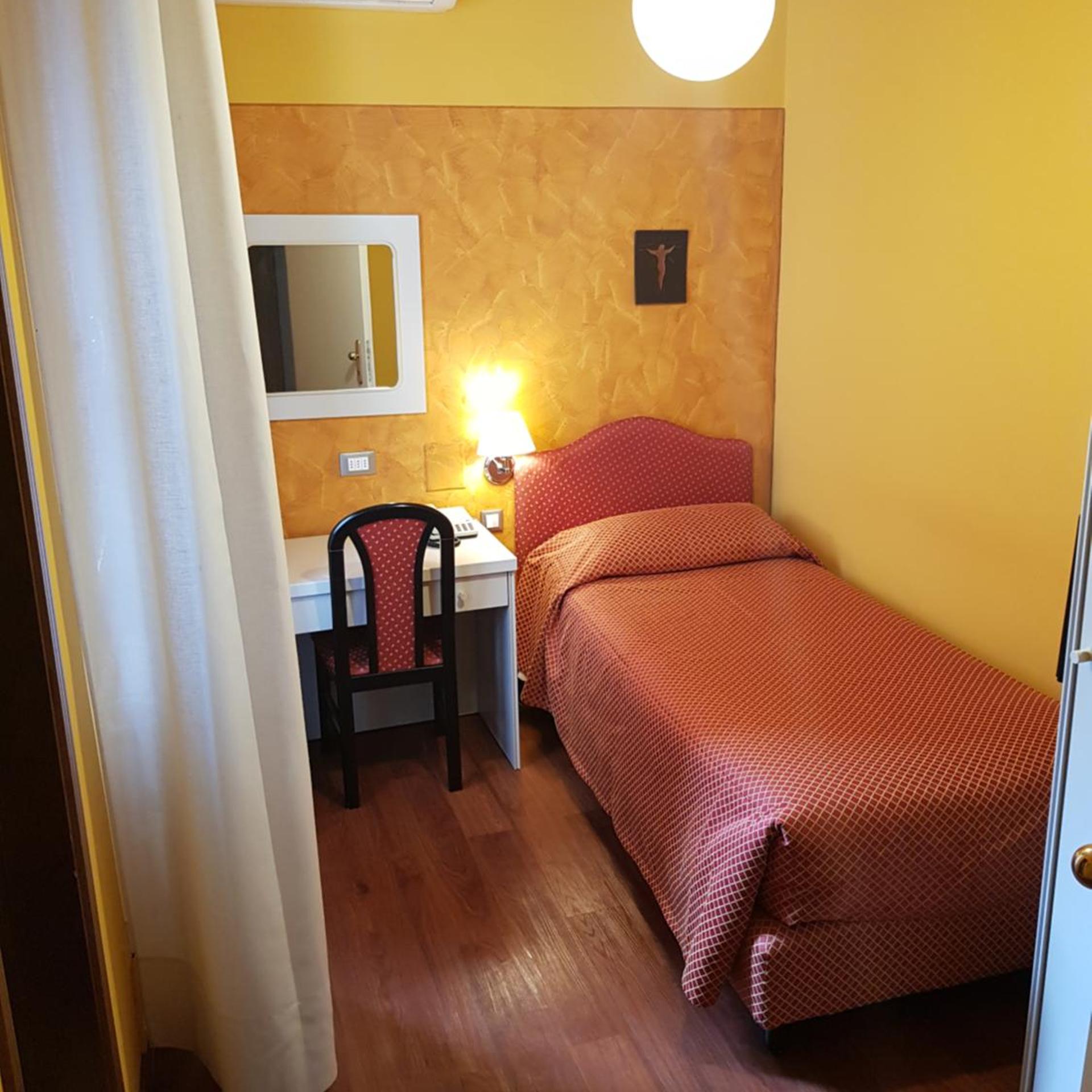 Room, Single
