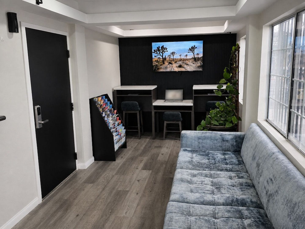 American Inn Suites Lax Airport 52/64